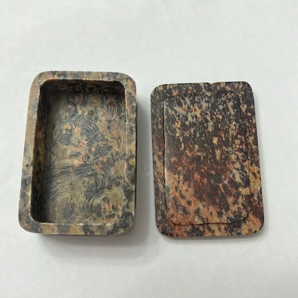 Soapstone Box with Lid Floral Inlay - Picture 5 of 7